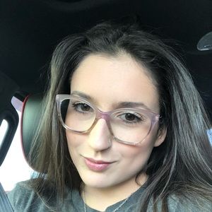 Meet your Posher, Raeanna